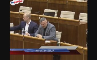 Miroslav Suja (REPUBLIKA): KRVILAČNÍ Saskári predvádzajú nechutné divadlo!